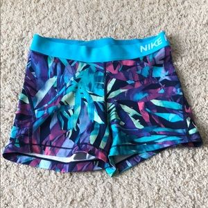 Nike Pros Women’s